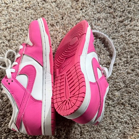 Nike Kids Sneakers in Pink and White - Picture 2 of 3